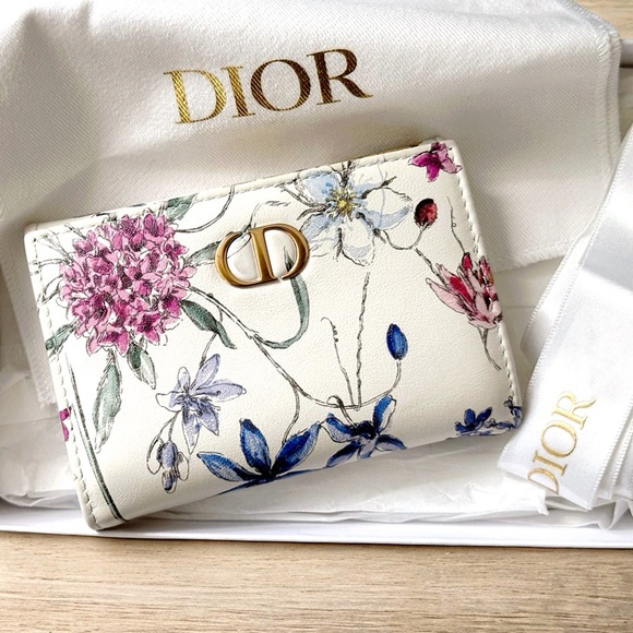 Christian Dior Caro 4 Saisons Hiver Printed White Calfskin Bi-Fold Small Wallet - Picture 1 of 11
